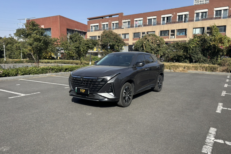 Changan UNI-Z PHEV 2024 car image #2