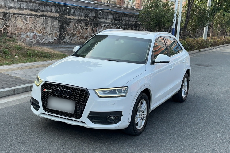 Audi Q3 2015 car image #2