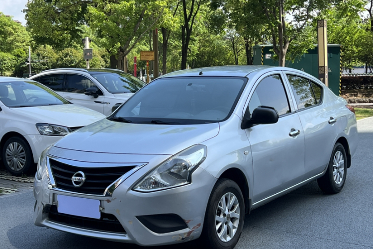 Nissan Sunny 2015 #2 Nissan Sunny 2015 car image #2