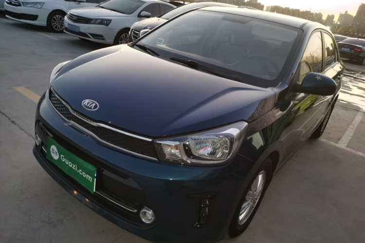 Kia 2019 car image #2