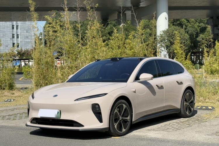 NIO ET5 2023 car image #2