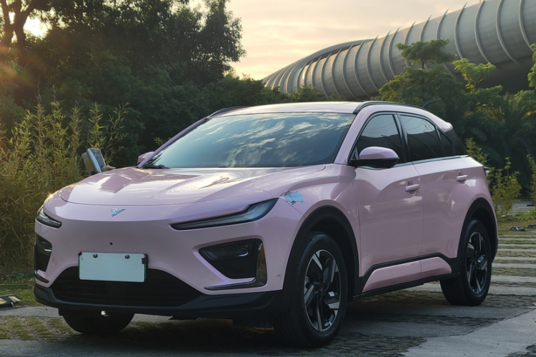 哪吒汽车 哪吒X 2024 #2 哪吒汽车 哪吒X 2024 汽车图片 #2