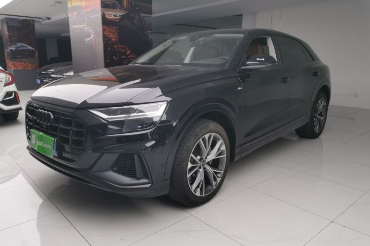 Audi Q8 2021 immagine di auto #2