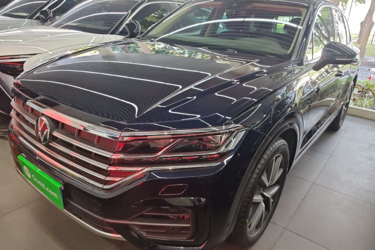 Volkswagen Touareg 2022 car image #2