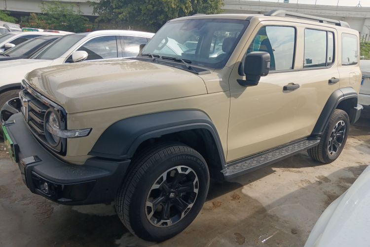 Tank 300 New Energy 2025 car image #2