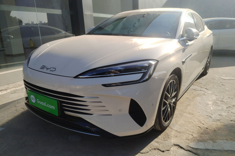 BYD Seal 07 DM-i 2025 car image #2