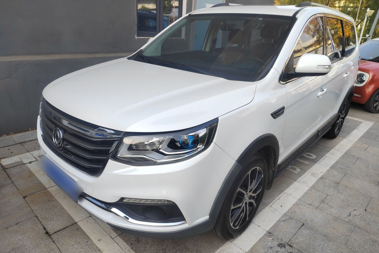 Forthing JOYEAR X6 2018 #2 Forthing JOYEAR X6 2018 car image #2