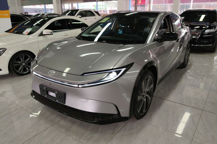 Toyota bZ5 2025 #2 Toyota bZ5 2025 immagine di auto #2