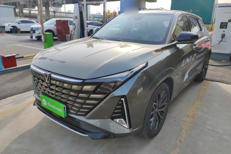 Changan UNI-Z PHEV 2024 car image #2