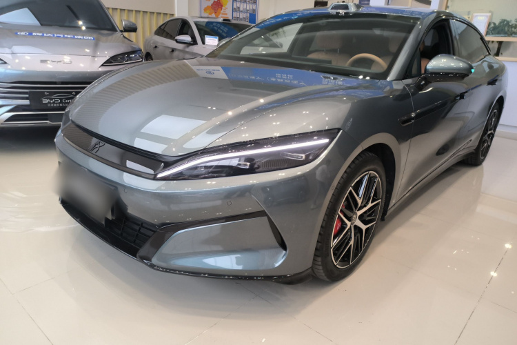 BYD HanL 2025 صورة سيارة #2