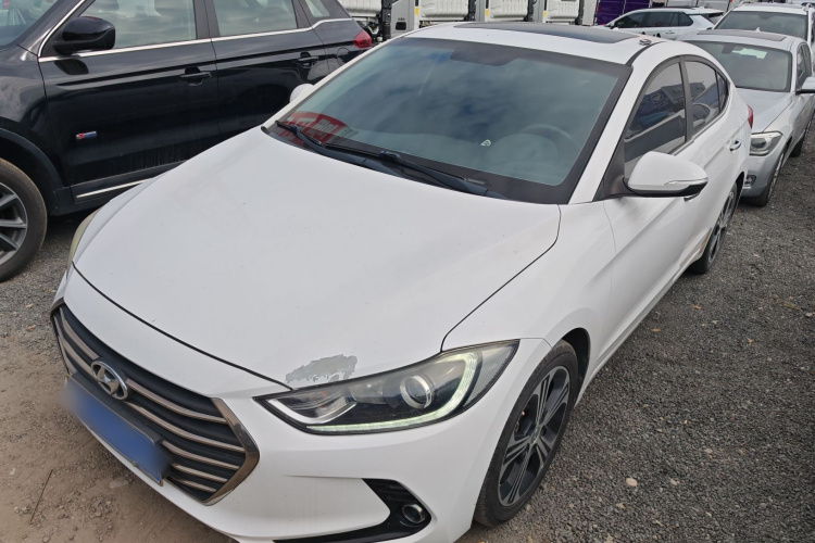 Hyundai Elantra AD 2019 car image #2