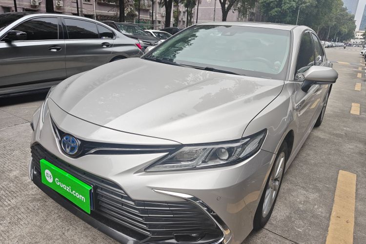Toyota Camry 2022 image de voiture #2