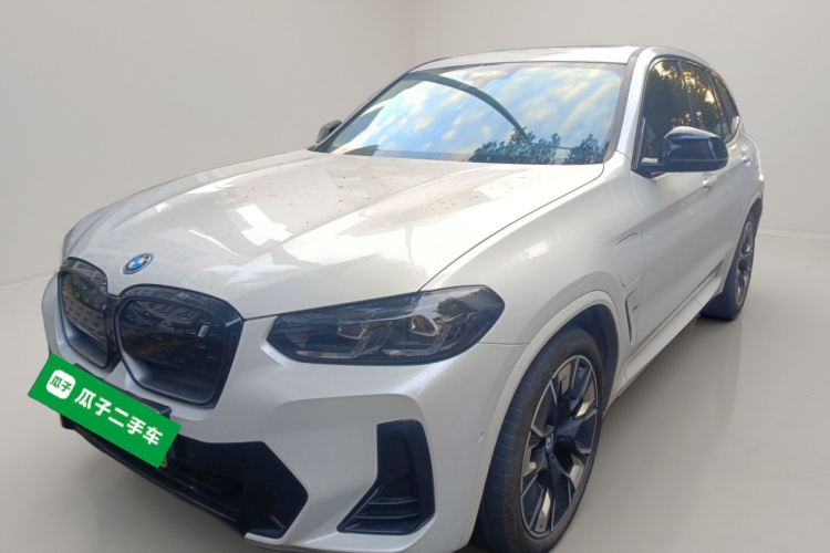 BMW iX3 2023 car image #2