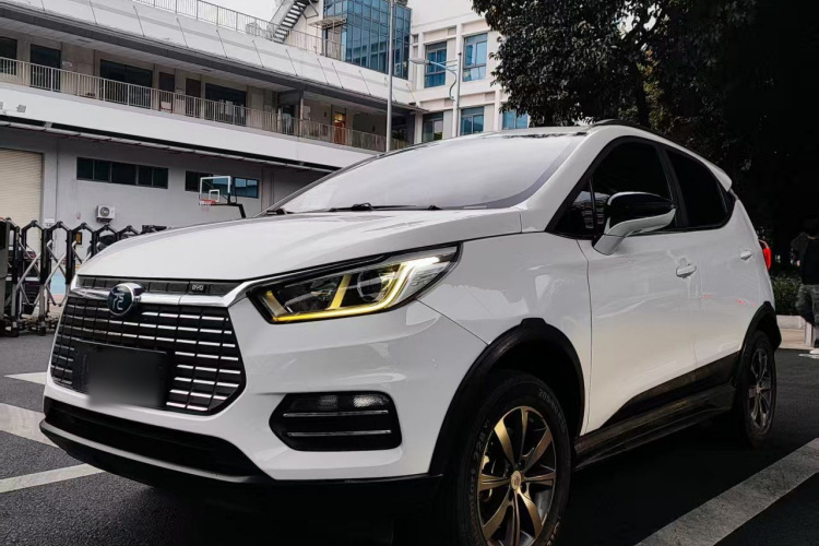 BYD Yuan New Energy 2018 car image #2