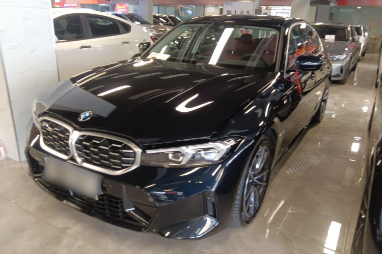 BMW 3 Series 2025 car image #2