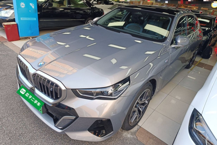BMW i5 2024 image de voiture #2
