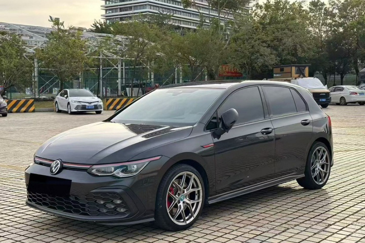 Volkswagen GolfGTI 2022 car image #2