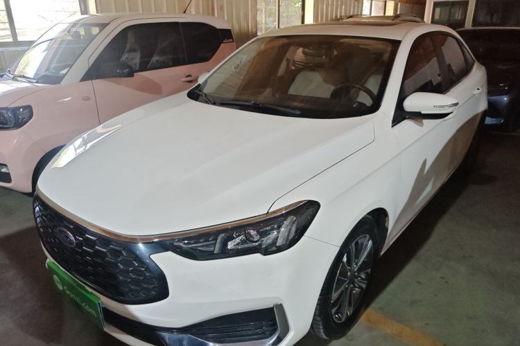 Ford Escort 2021 car image #2