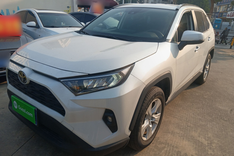 Toyota RAV4 2024 image de voiture #2