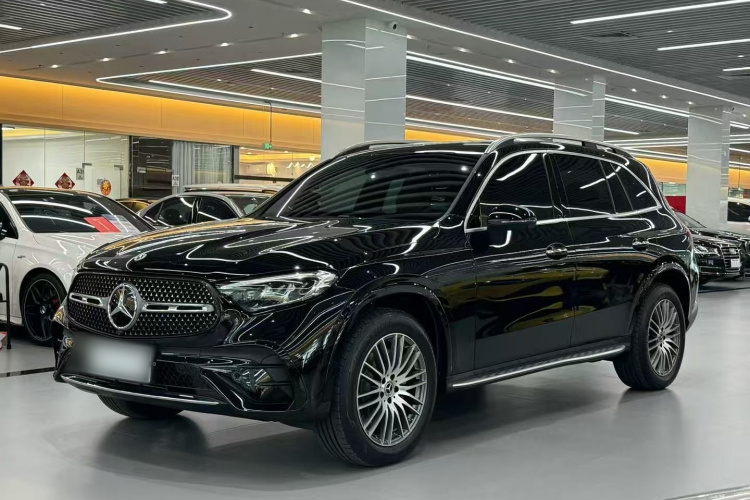 Mercedes-Benz GLC Class 2025 car image #2