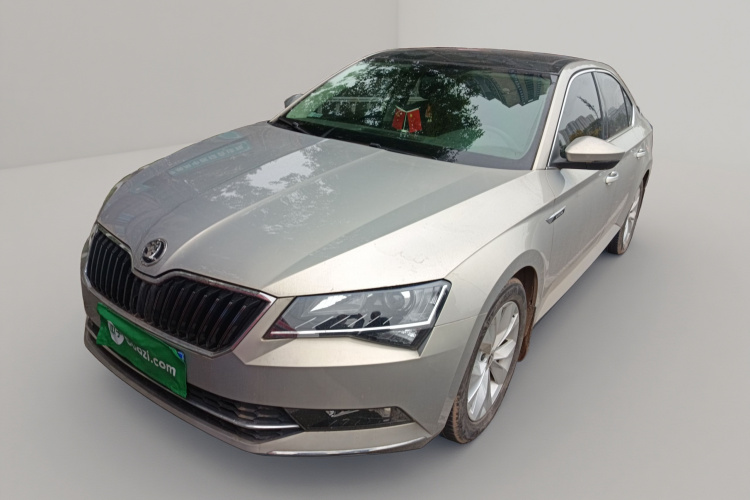 Skoda Superb 2018 #2 Skoda Superb 2018 car image #2
