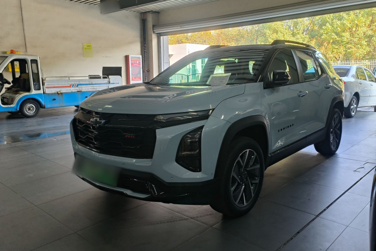 Chevrolet Equinox Plus 2025 car image #2