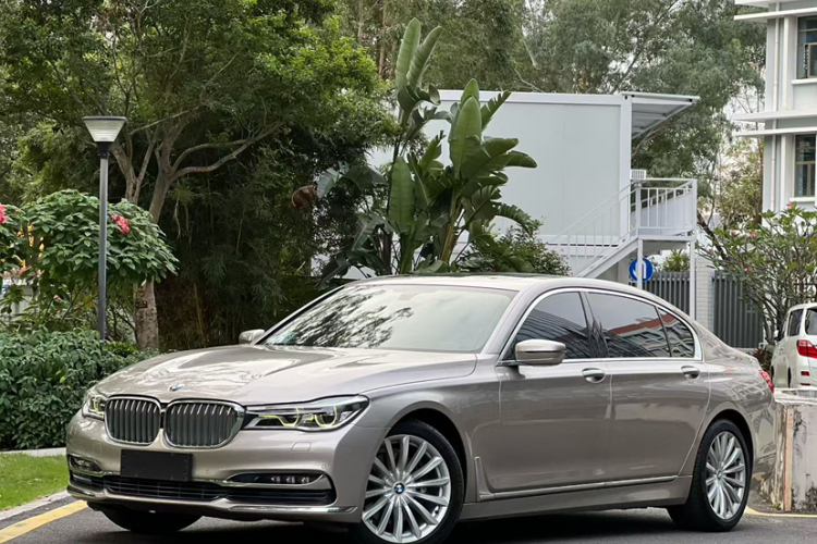BMW 7 Series 2016 #2 BMW 7 Series 2016 car image #2
