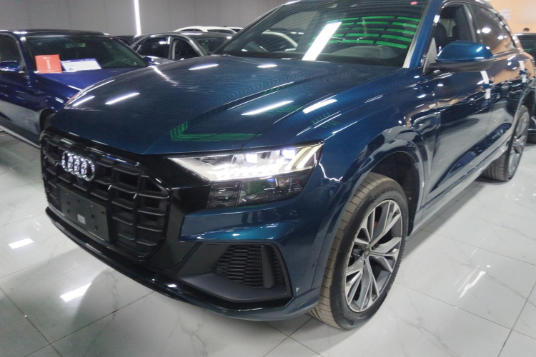 Audi Q8 2021 car image #2