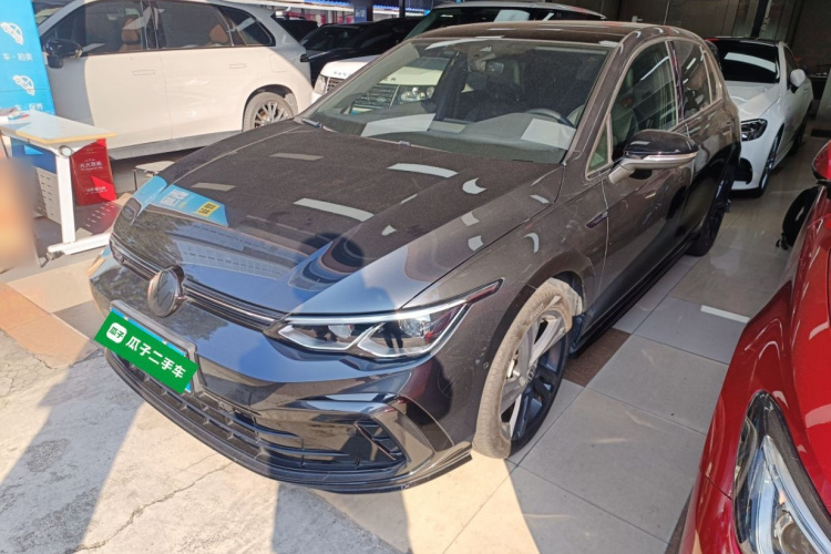 Volkswagen Golf 2021 car image #2