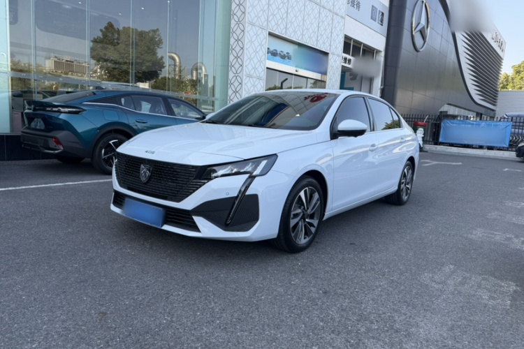 Peugeot 408 2025 car image #2