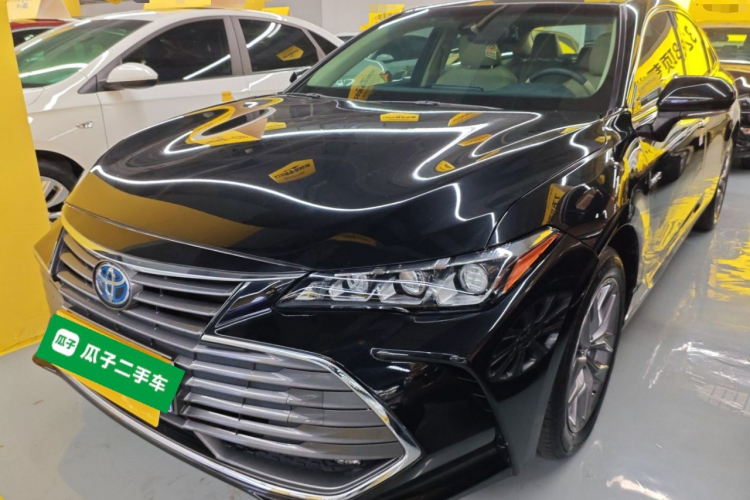 Toyota Avalon 2019 car image #2