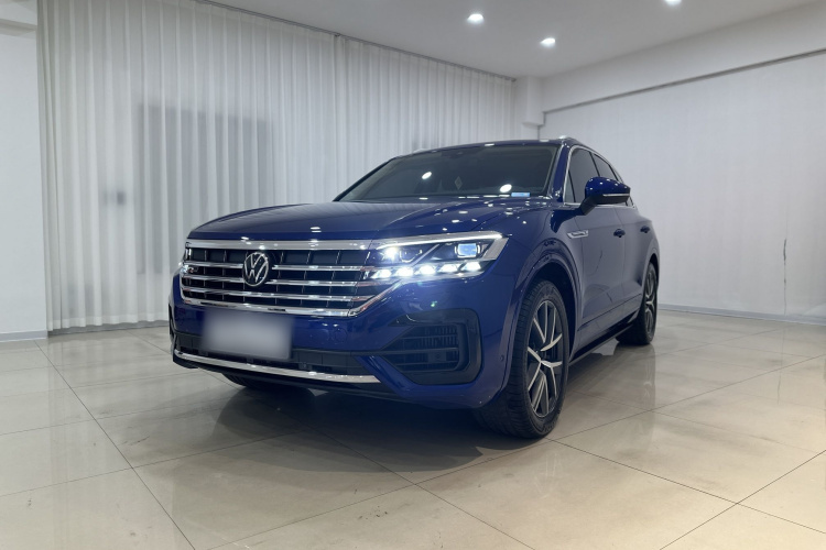 Volkswagen Touareg 2023 car image #2