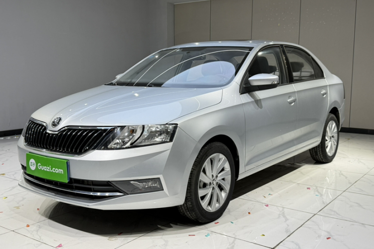 Skoda Rapid 2019 car image #2