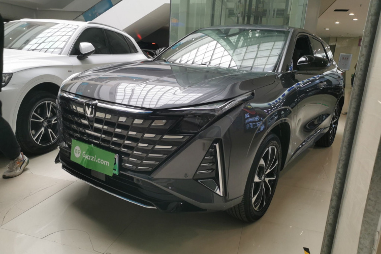 Changan UNI-Z PHEV 2024 #2 Changan UNI-Z PHEV 2024 car image #2