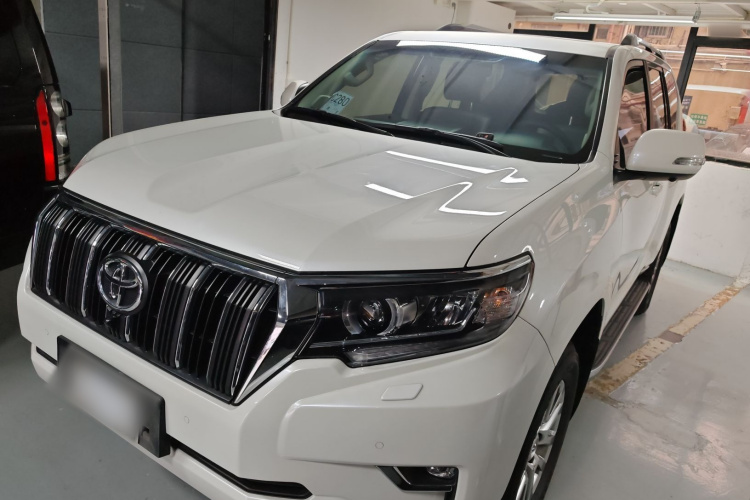 Toyota Land Cruiser Prado 2017 car image #2