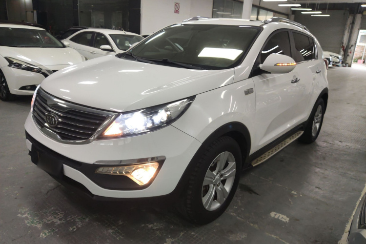 Kia Sportage R 2013 car image #2