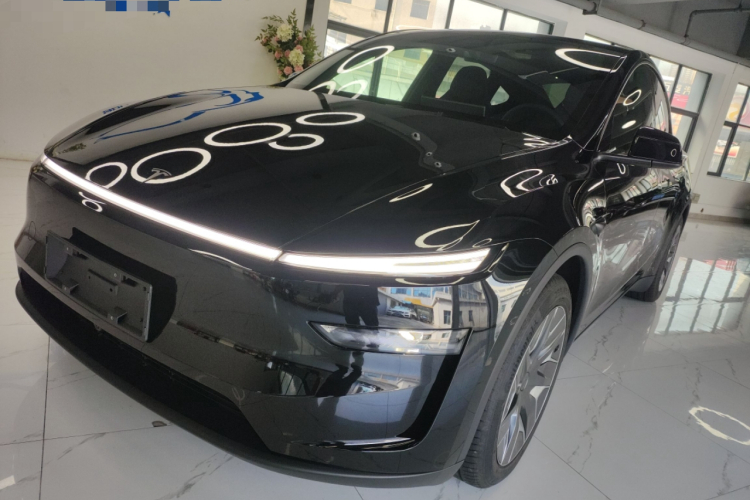 特斯拉 Model Y L 2025 汽车图片 #2
