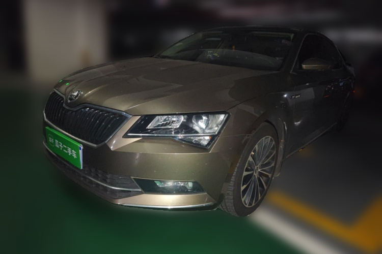 Skoda Superb 2019 #2 Skoda Superb 2019 car image #2
