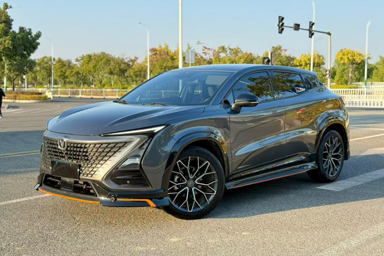 Changan UNI-T 2023 car image #2