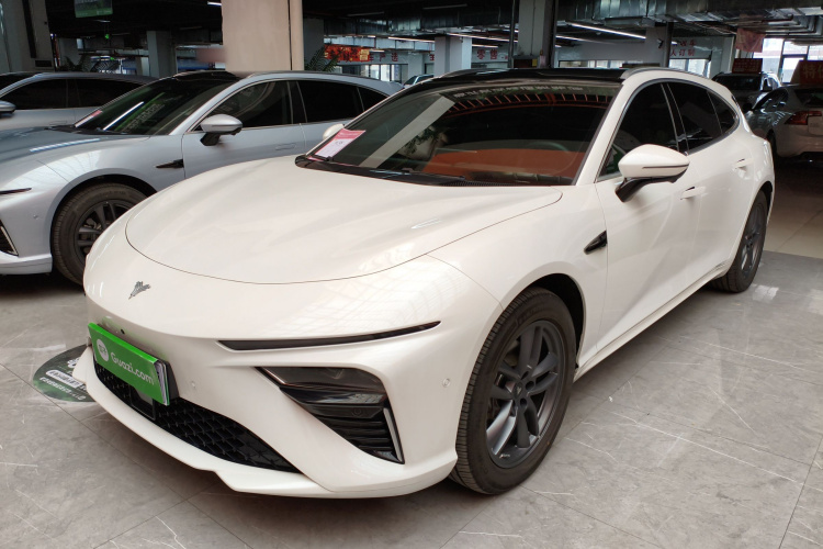 哪吒汽车 哪吒S猎装 2025 #2 哪吒汽车 哪吒S猎装 2025 汽车图片 #2