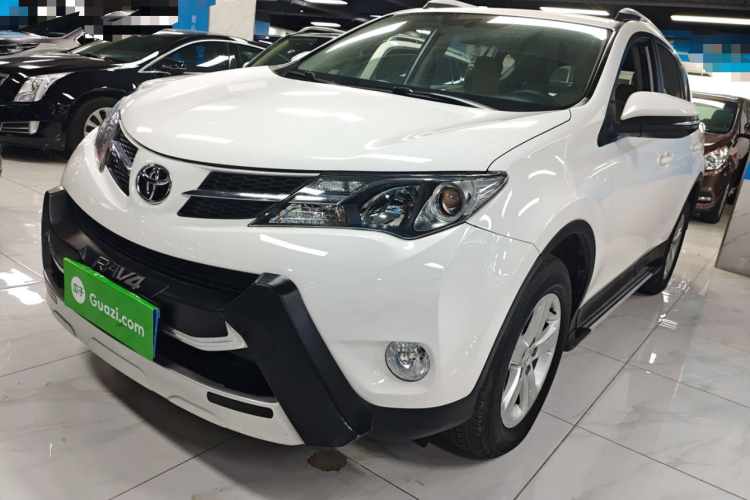 Toyota RAV4 2014 car image #2
