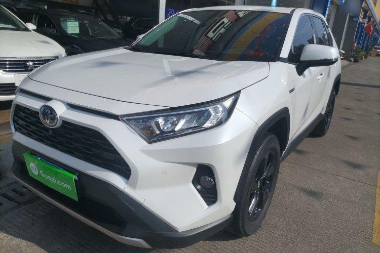 Toyota RAV4 2022 car image #2