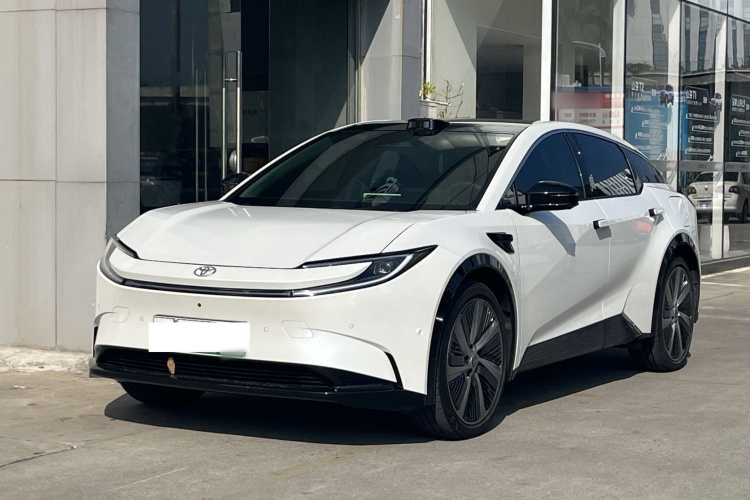 Toyota bZ5 2025 car image #2