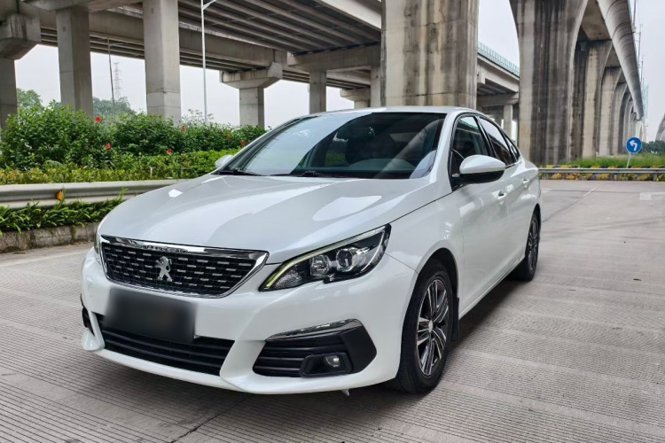 Peugeot 308 2019 car image #2