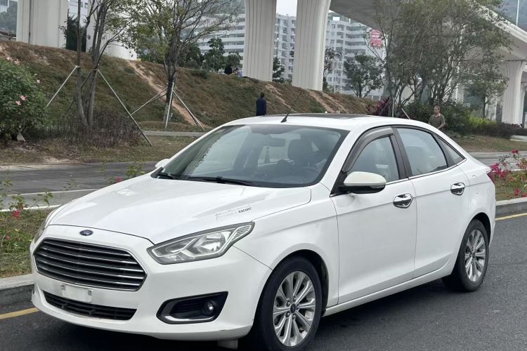 Ford Escort 2015 #2 Ford Escort 2015 immagine di auto #2