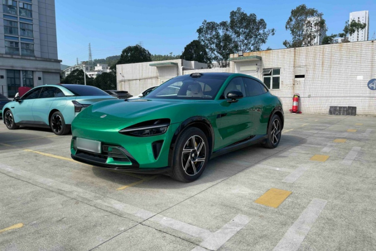 MI YU7 2025 #2 MI YU7 2025 صورة سيارة #2