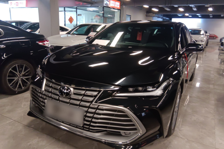 Toyota Avalon 2025 car image #2