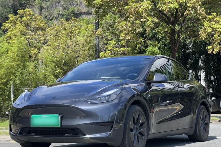 Tesla Model Y 2024 #2 Tesla Model Y 2024 immagine di auto #2