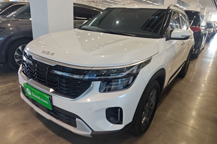 Kia Seltos 2025 car image #2