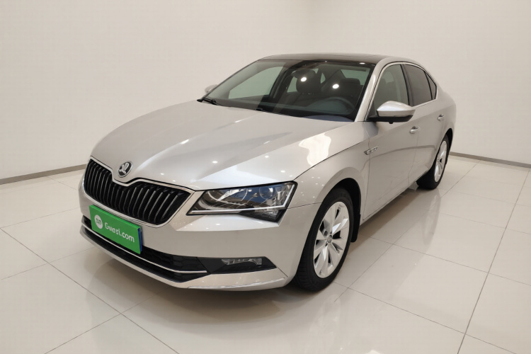 Skoda Superb 2018 #2 Skoda Superb 2018 car image #2